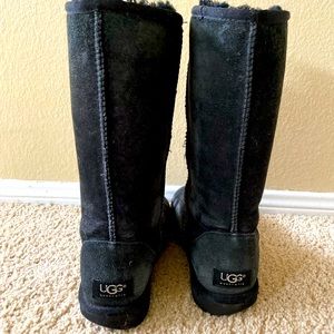 Ugg Woman’s Classic Tall II Black Boots Size 5